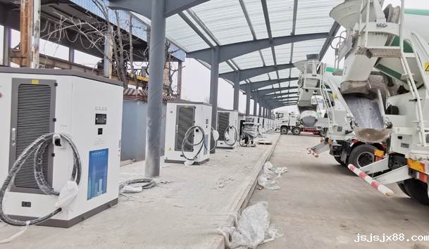 山西临汾某物流园区充电站360kW重卡专用充电桩项